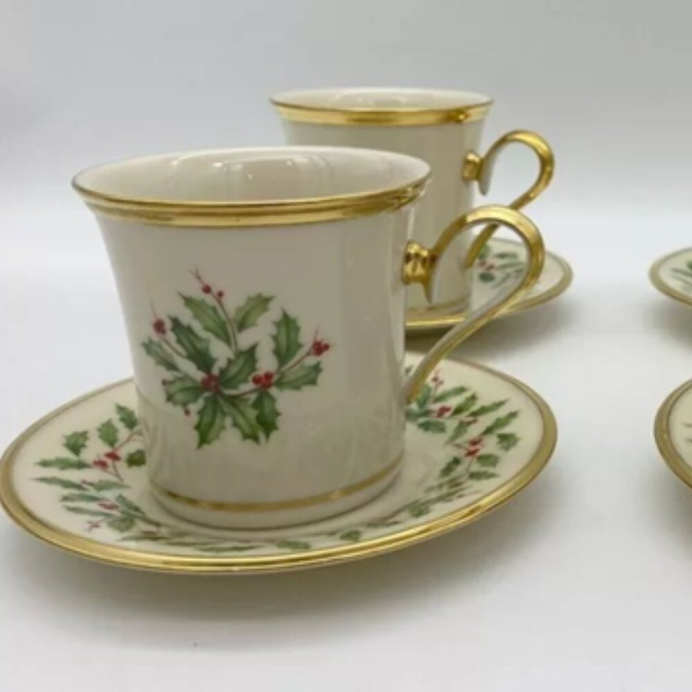 Lenox Set of 4 Mugs Holliday Holly Berry 3.5" with Saucers Never Used